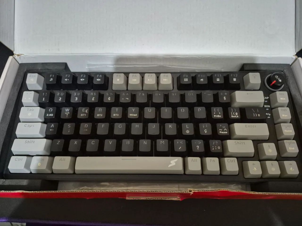 SuperFrame Ribbon Wireless Keyboard - Red Switches + 3 Spares (With Detail)