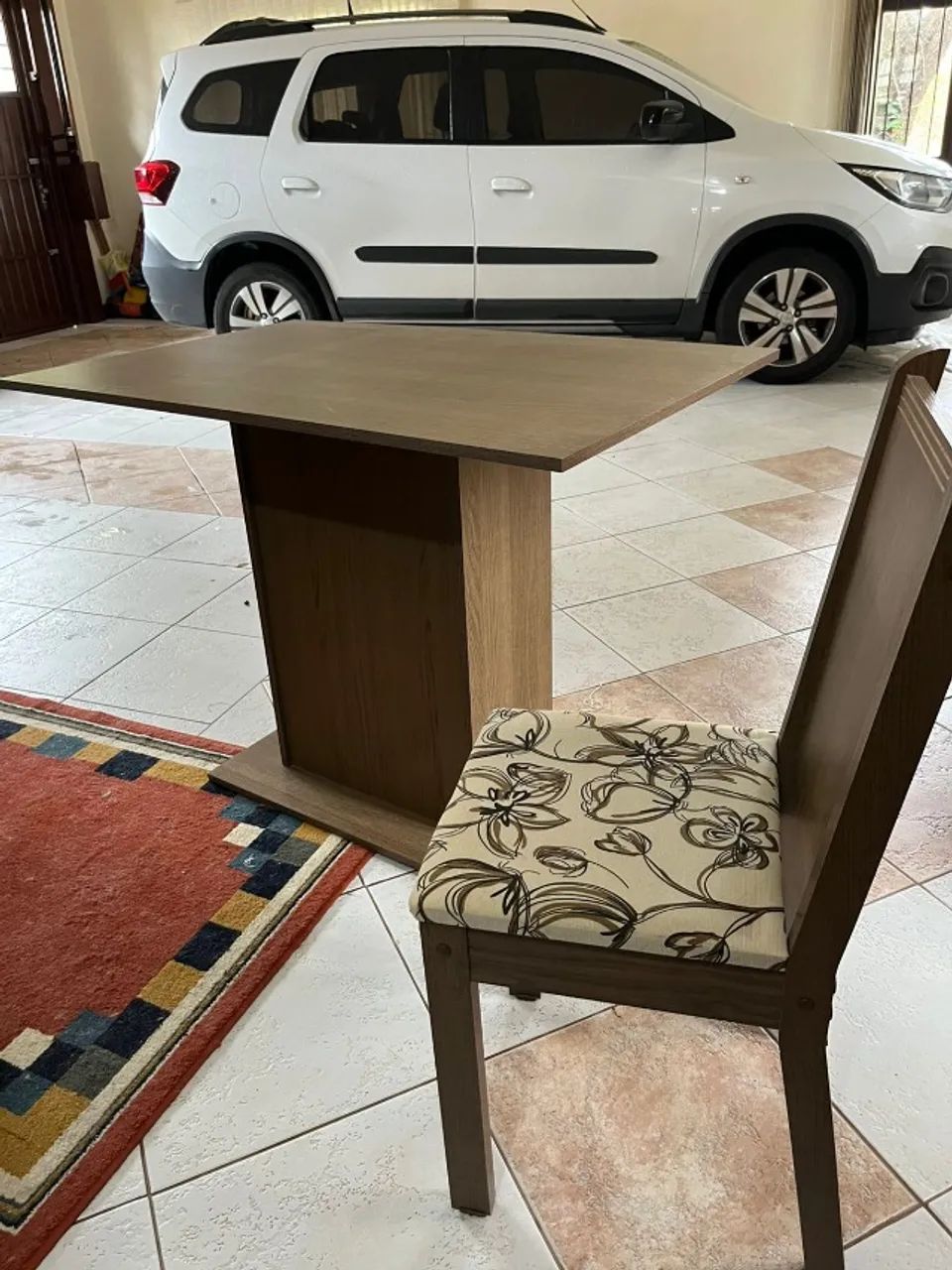 Mesa de jantar + 4 cadeiras