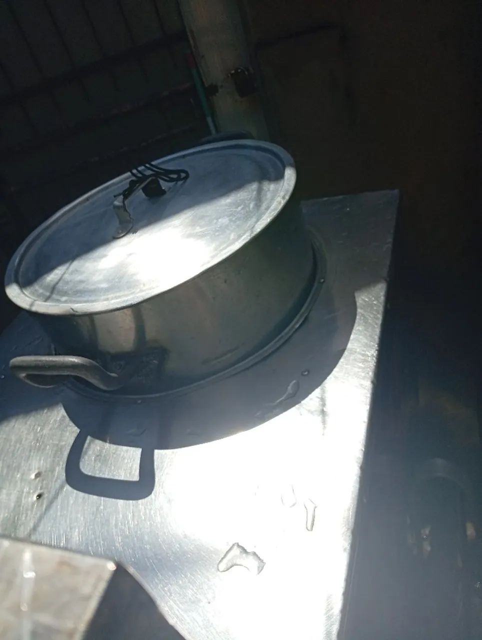 Vendo um carrinho de milho todo de inox completo  - Foto 2
