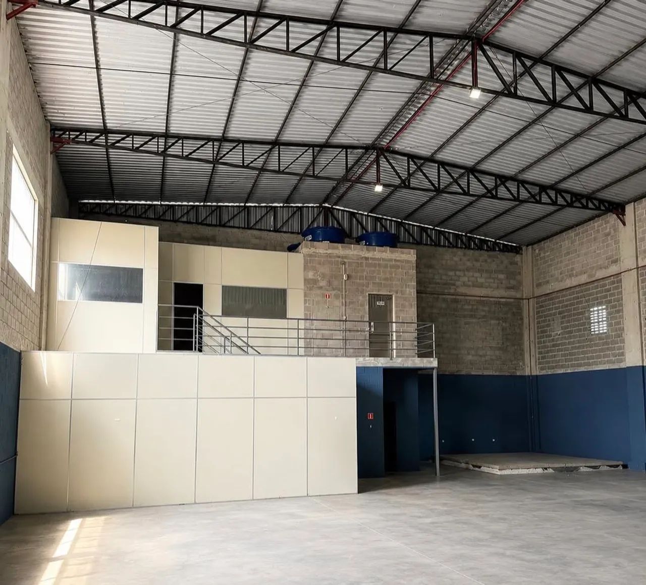GALPÃO /INDUSTRIAL 500m²/NÍVEL 4 AO LADO DO AEROPORTO MANAUS  - Foto 2