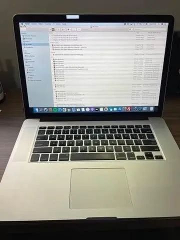 Mac book pro 15 I7 16gb
