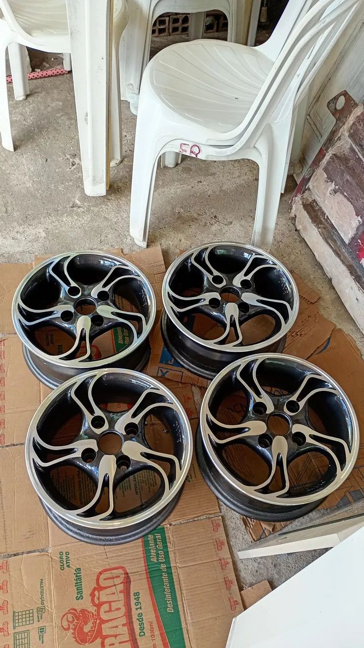 Vendo jogo de roda aro 13  - Foto 2