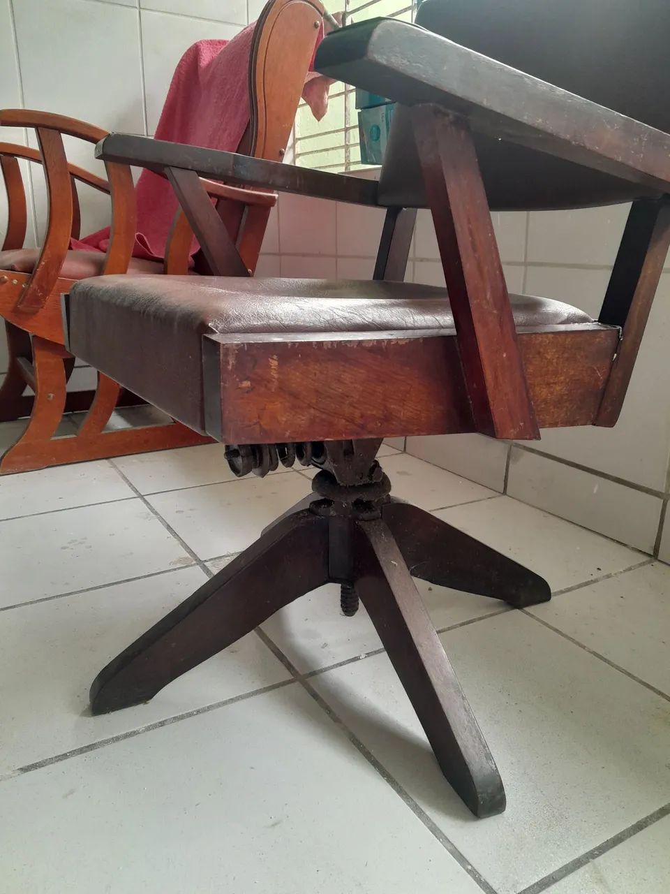 Cadeira Xerife Antiga  - Foto 2