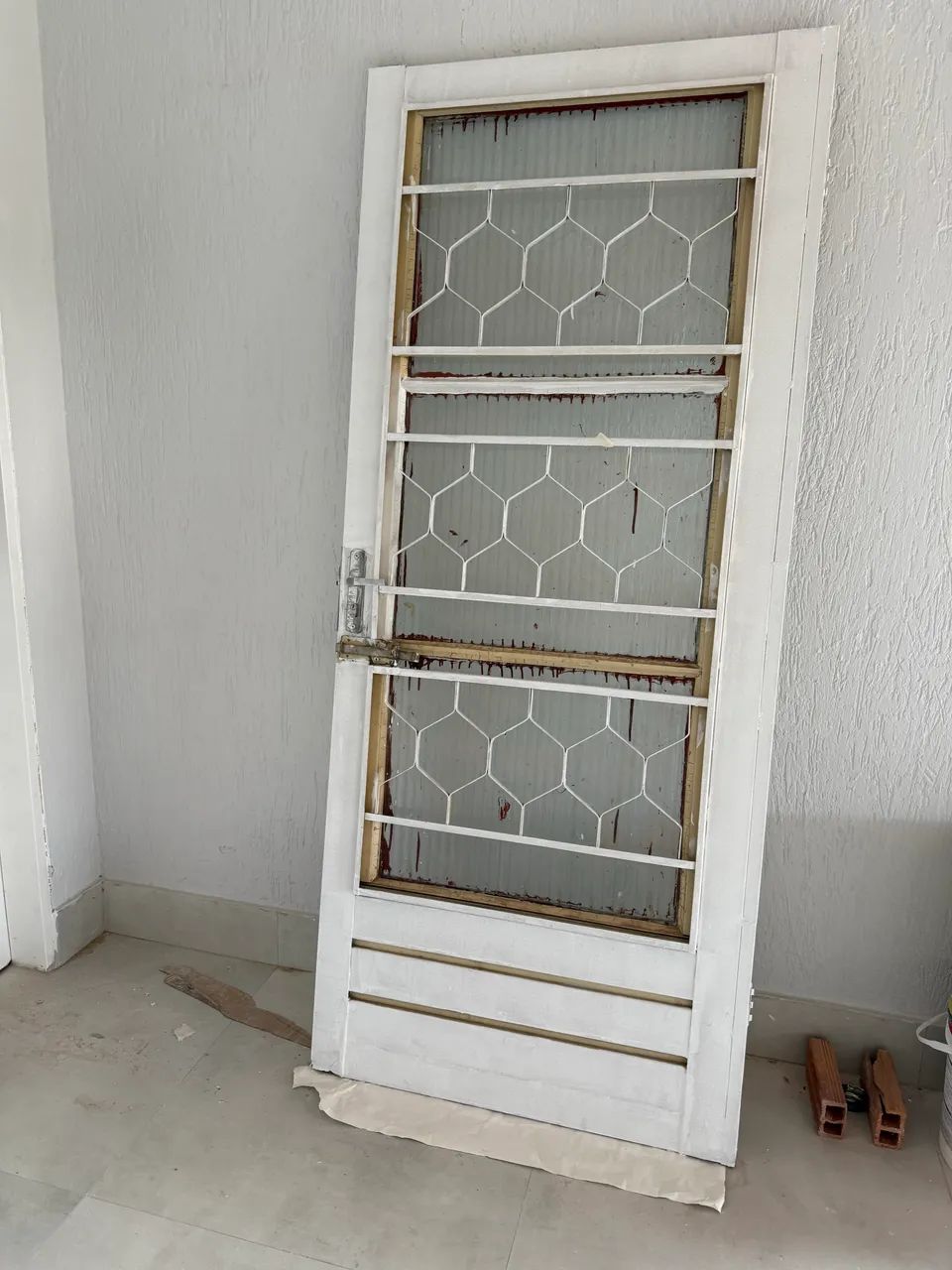 Porta de ferro - 80cm com grade e ferro 65126624547202121