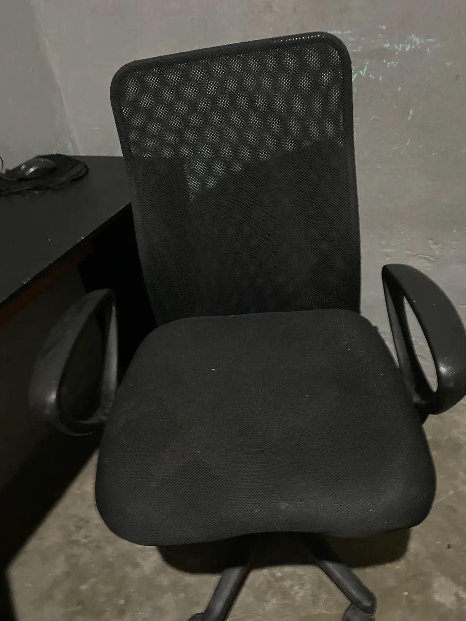 Cadeira e mesa de escritório/estudos aceito troca  