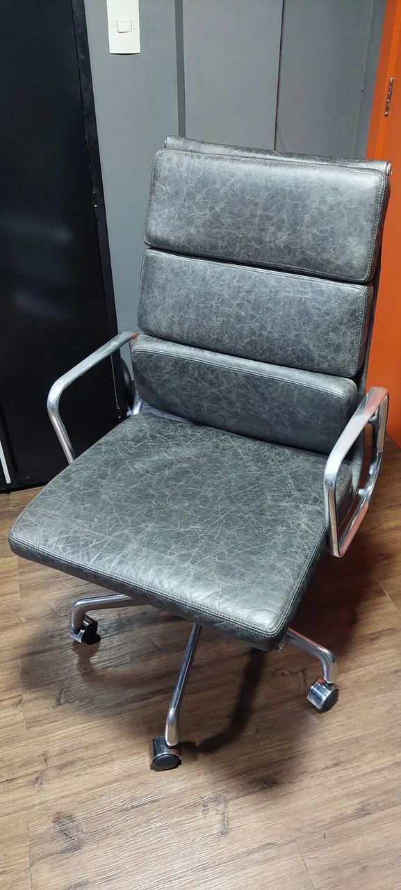 Cadeira Eames Presidente 100% Couro