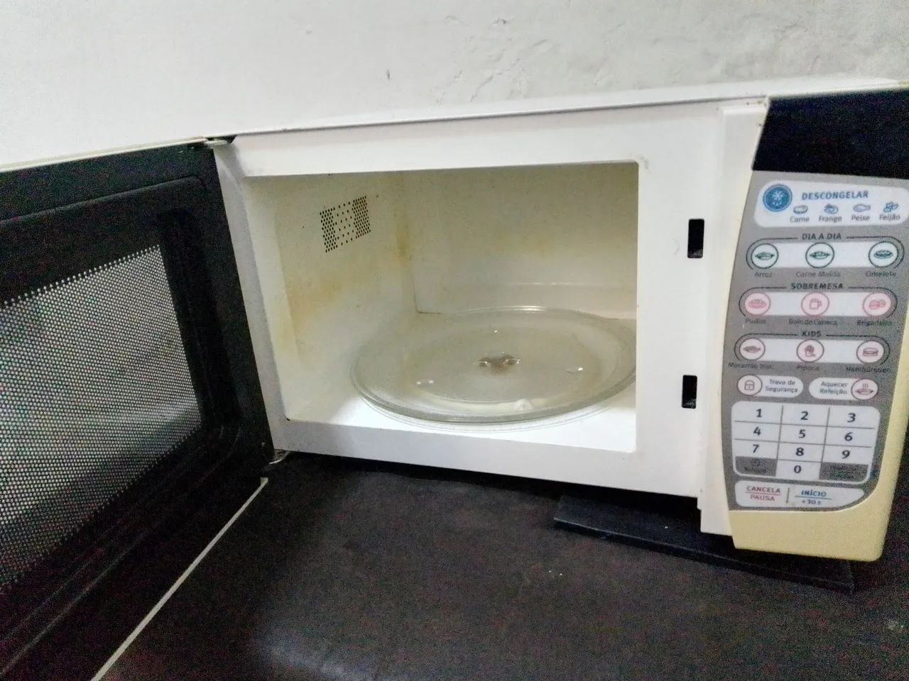 Microondas Eletrolux 220v - Foto 2