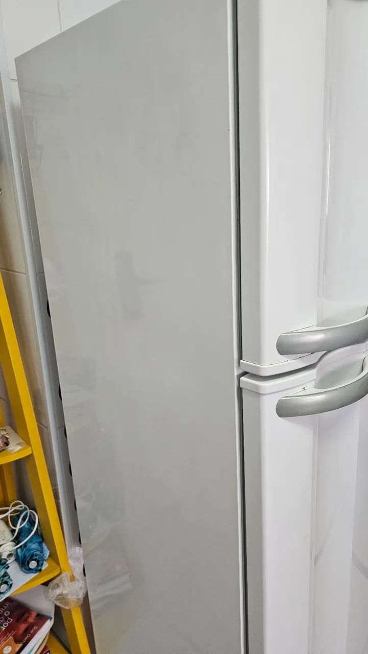 Geladeira Electrolux DC35 220Vts  - Foto 2