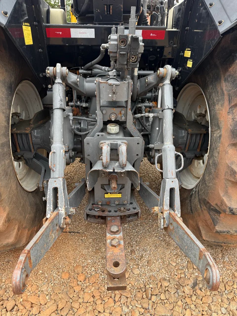 TRATOR VALTRA BH165  - Foto 3