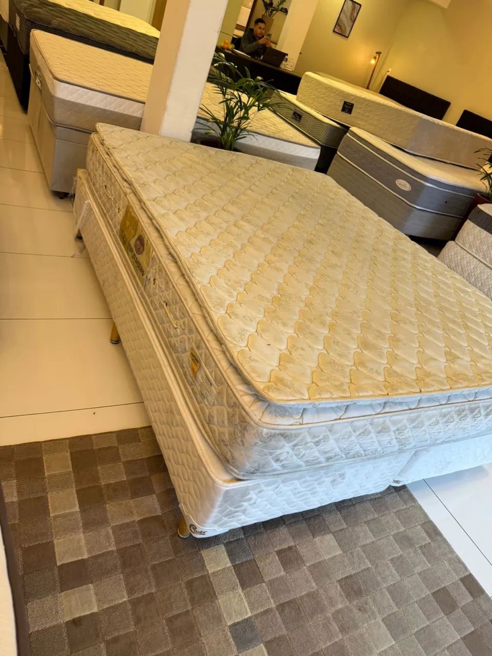Cama de casal queen 