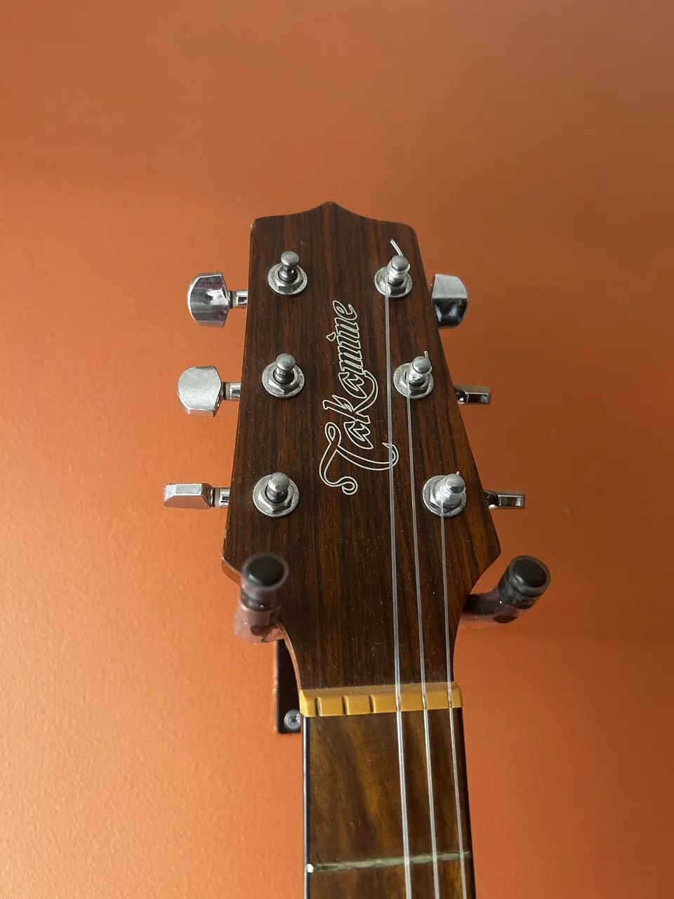 Violão acústico 