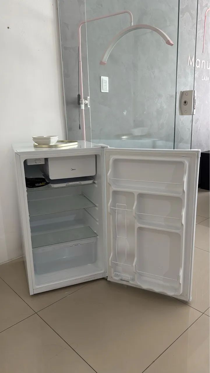 Frigobar midea 124 lt novo - Foto 2