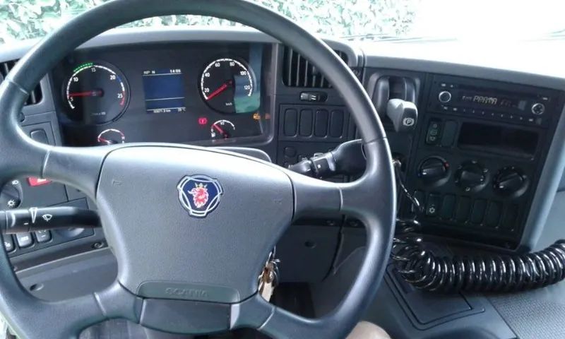  Scania P310 8x2 refrigerada 2016 - Foto 3