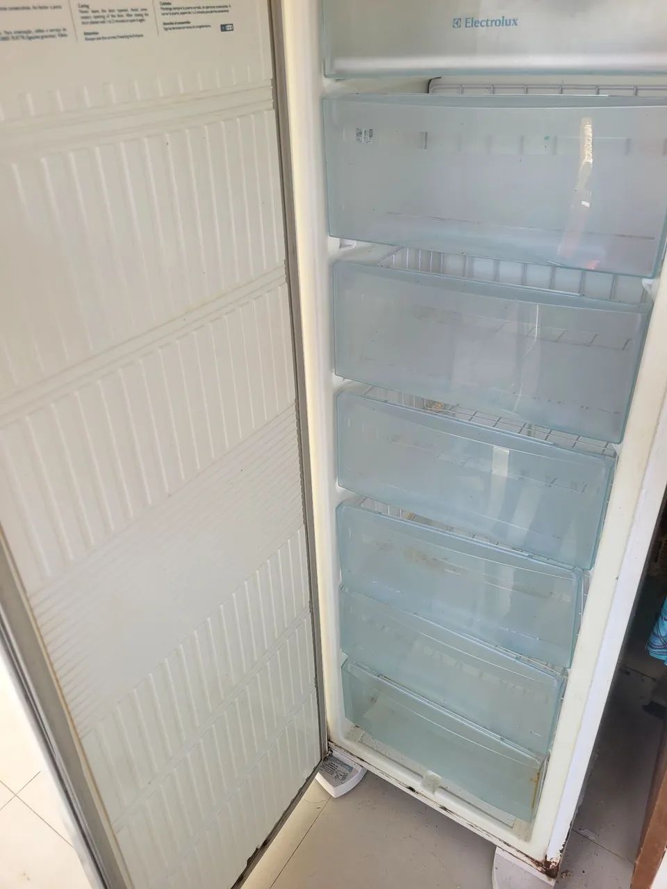 Freezer vertical 6 gavetas eletrolux - Foto 4