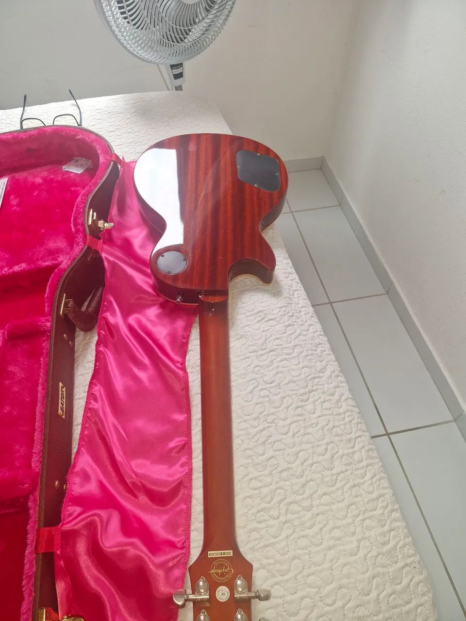 Vendo Epiphone Les Paul Standard + Case Rígido Gator Original