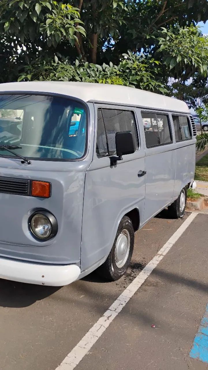Volkswagen Kombi KOMBI FURGãO 2005