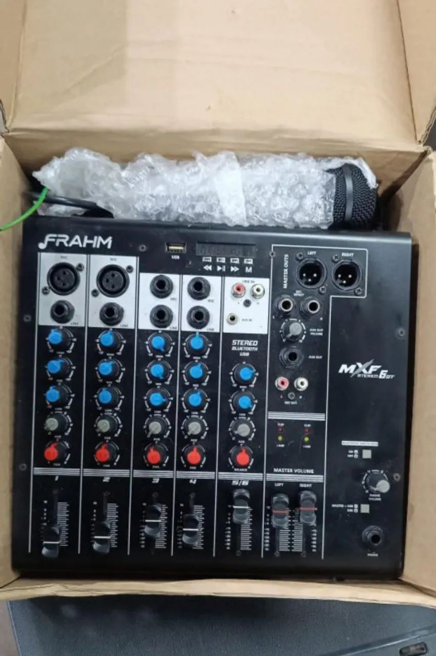 Som profissional completo , 2 CX , 2 tripes , 1 módulo, 1'mesa , 1 microfone  - Foto 5