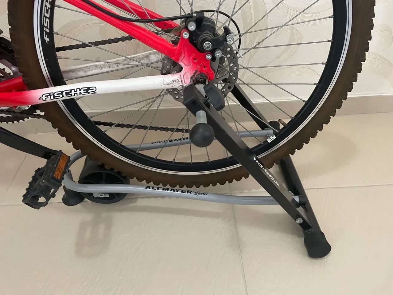 Bicicleta com rolo para uso indoor - Foto 2