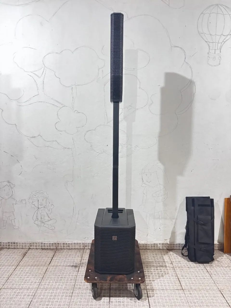 Torre Eletrovoice Evolve 30M