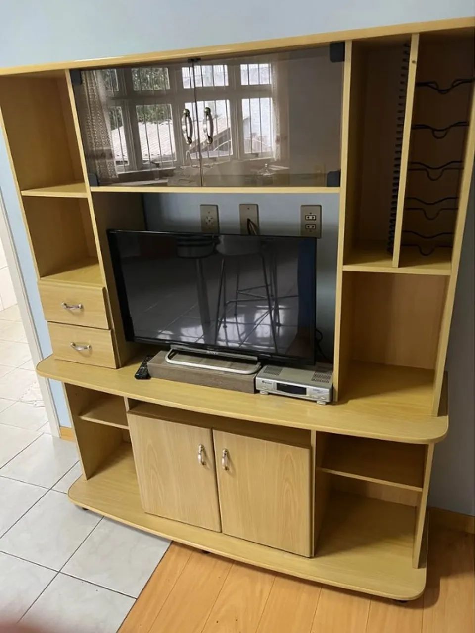 Estante / Rack para Sala de Estar com Portas de Vidro e Gavetas + Tv 32 polegadas sony - Foto 3