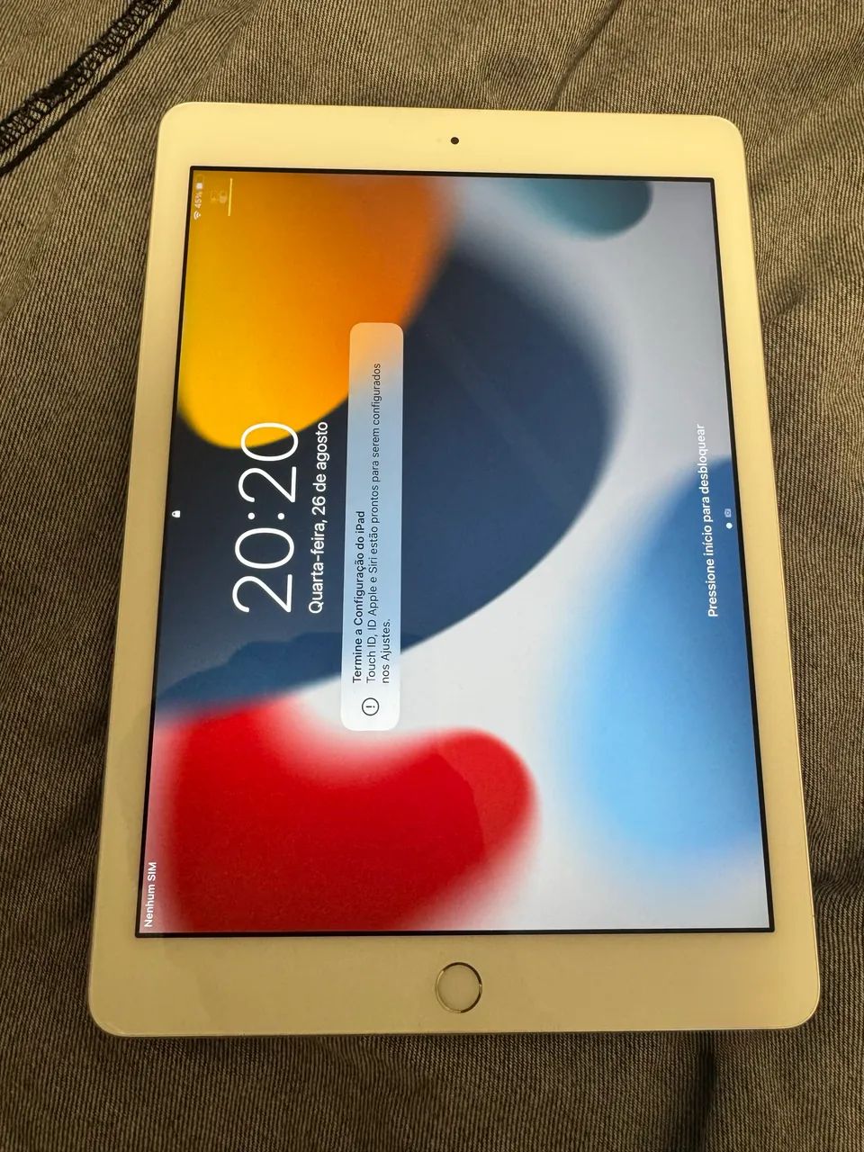 iPad 6ª Geração 128GB Wi-Fi + Cellular ,cor dourada.