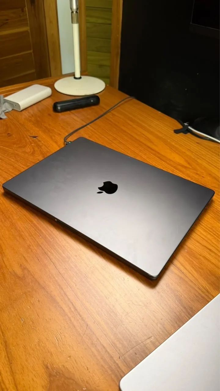 MacBook M3 Pro Max 1TB 16 polegadas 36GB de ram seminovo  Saúde da bateria 94%  - Foto 5