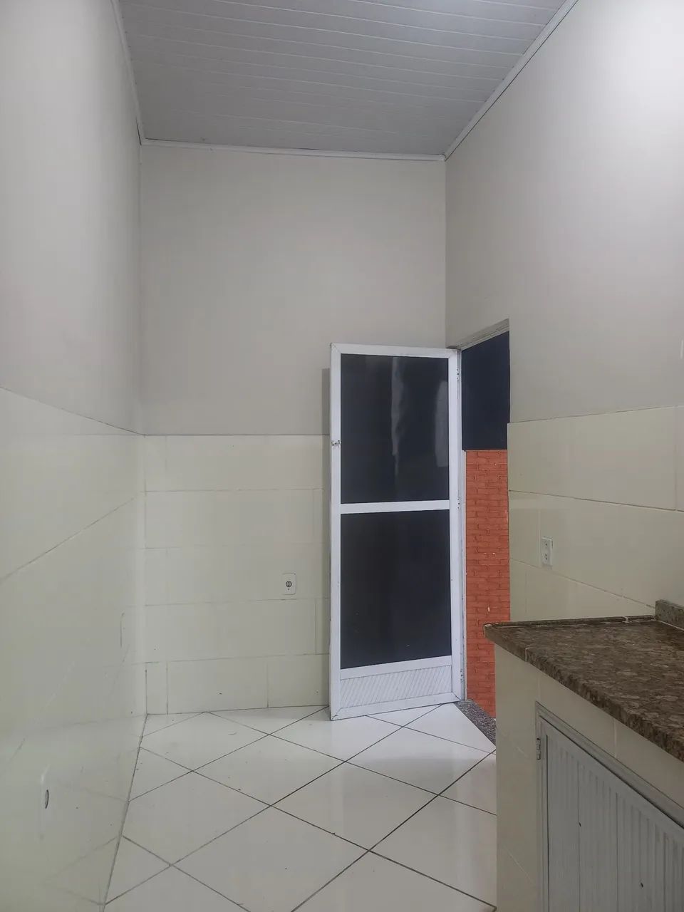  LOJA com Cozinha. Perto  Estrada C.Ramos Campo Grande RJ. Não paga Água e nem Luz.  - Foto 10