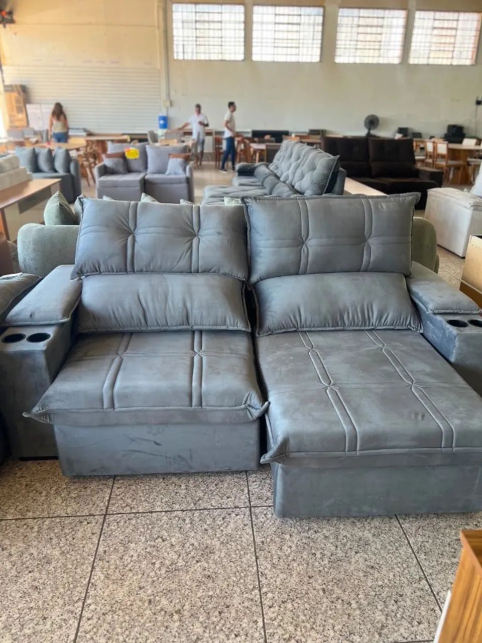 SOFÁ  2.25 MT NO VELUDO 