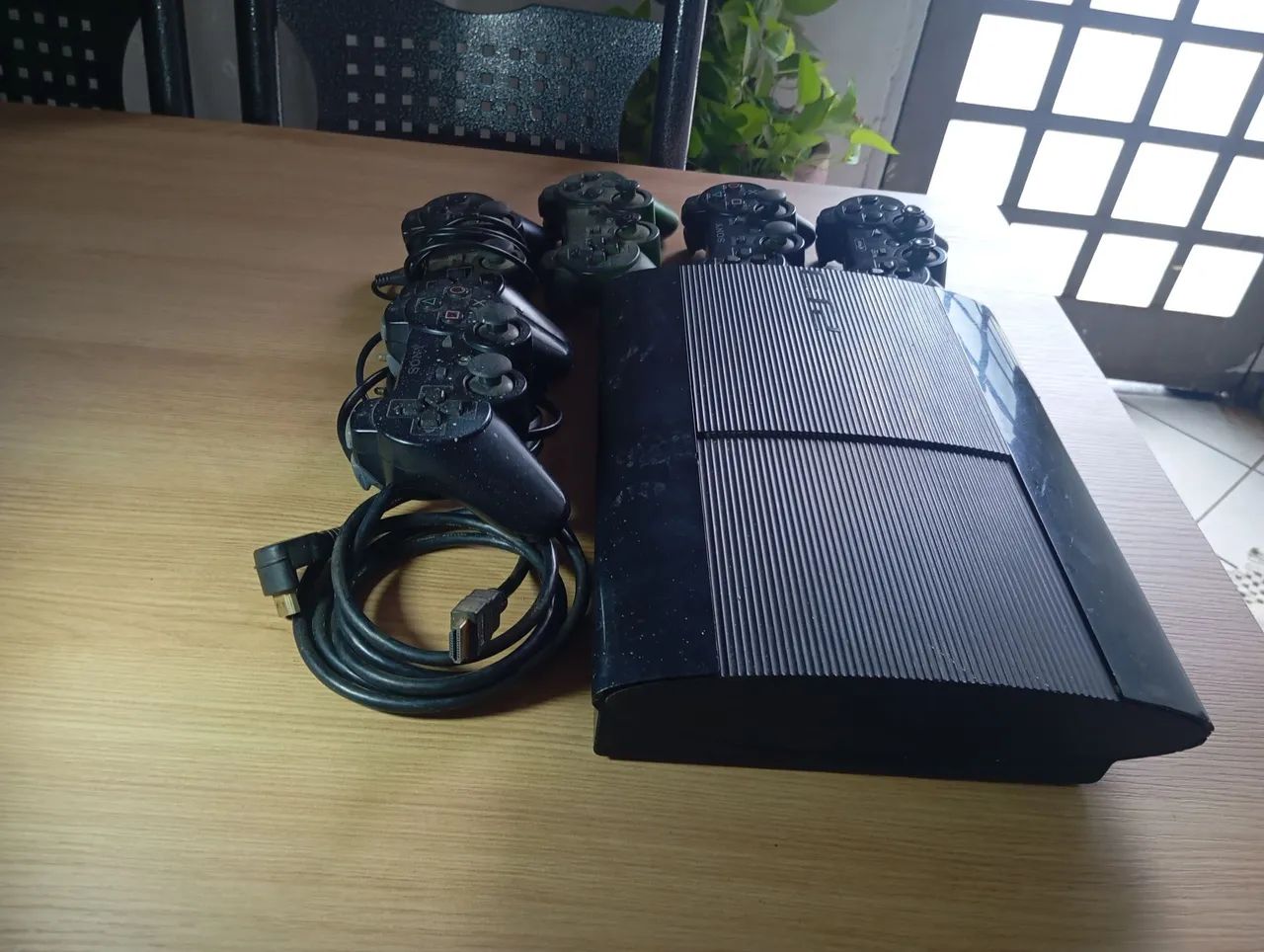 Ps3 desbloqueado! 5 controle, e cabo !