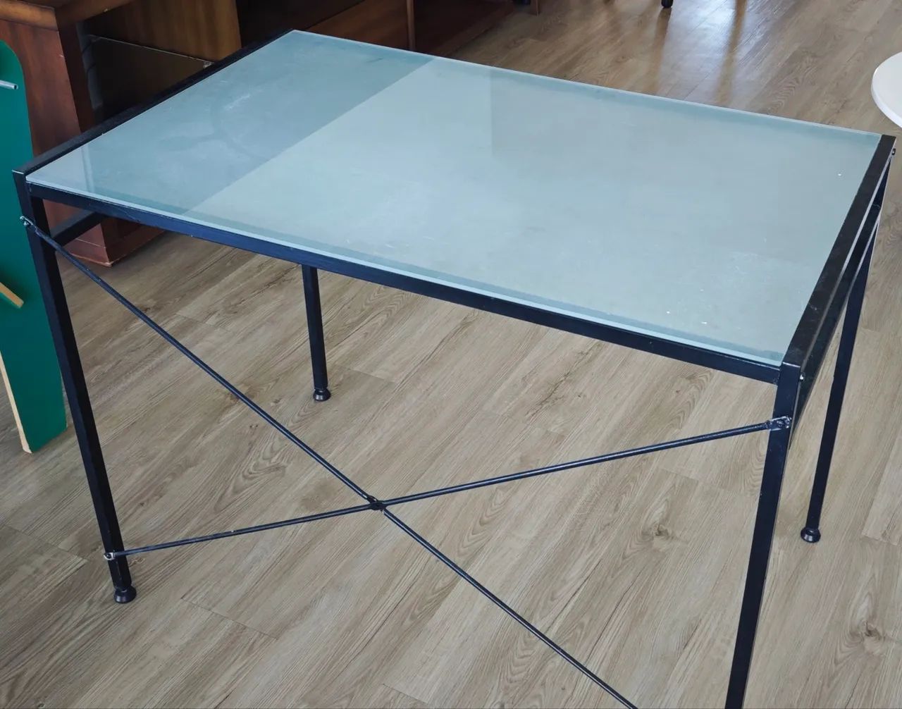 Mesa de computador - tampo de Vidro 