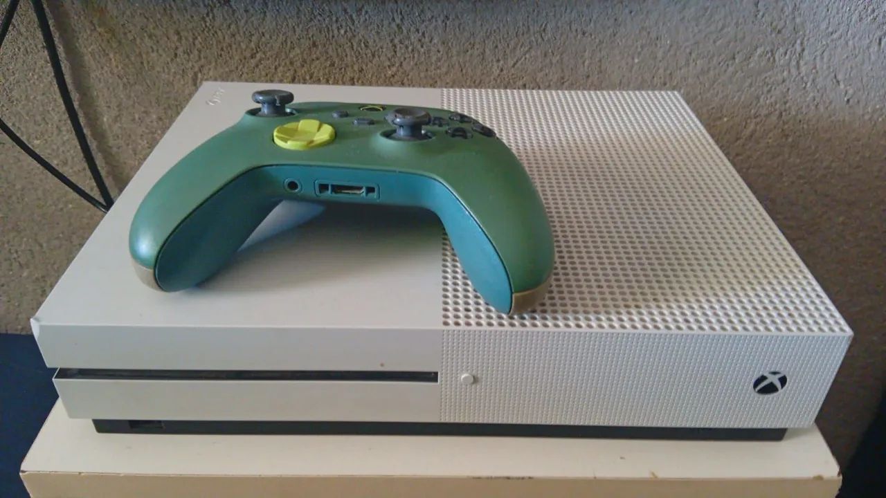 Xbox One S 1TB - Consoles de Vídeo Game - Canaã - 1ª Seção