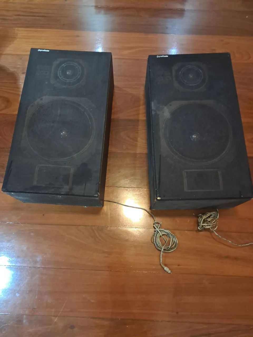 Par caixas de som gradiente modelo BS 80