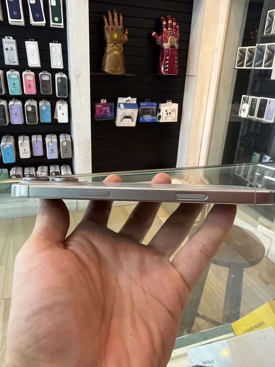 Iphone 16 Pro Max 256 semi Bateria 93% - com garantia  - Foto 3