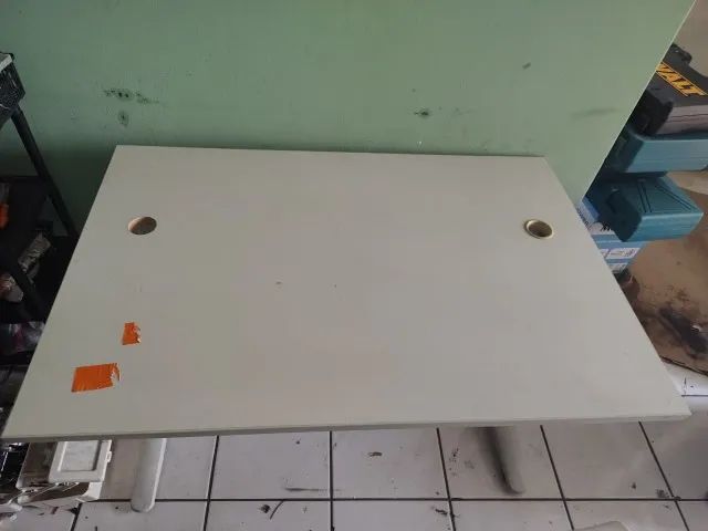 Mesa Escritório em MDF duplo 3cm com Base metal reforçada 