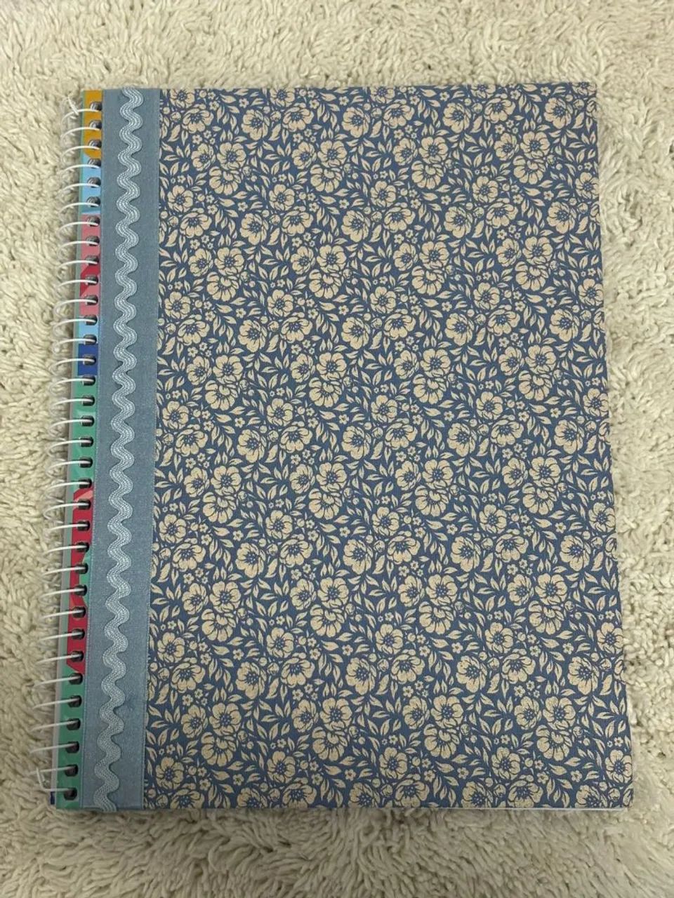Caderno Personalizado Capa Dura - Encapado com tecido estampado e fita de cetim 100 folhas