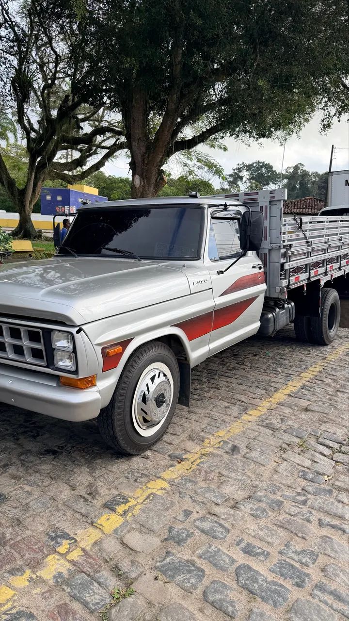 F 4000 muito nova 