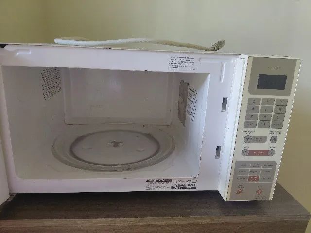 Microondas 30 litros brastemp cor branco