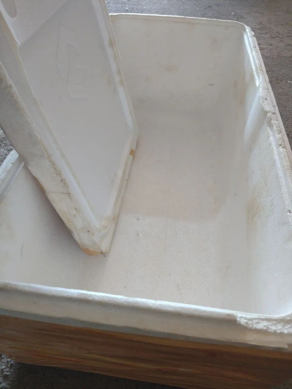 Caixa de isopor usada  - Foto 3