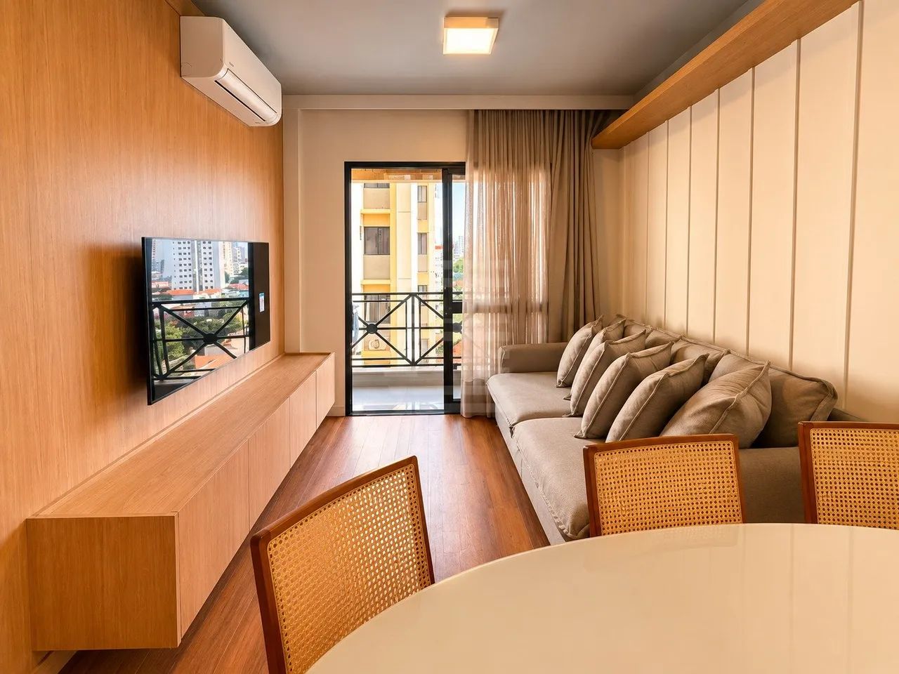 Apartamento Mobiliado no Cambui, 1 suite e varanda - Foto 3
