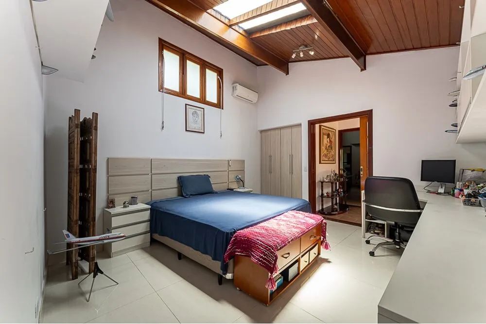 Casa com 6 dorms ( 4 suítes) Na Granja Viana - Foto 3