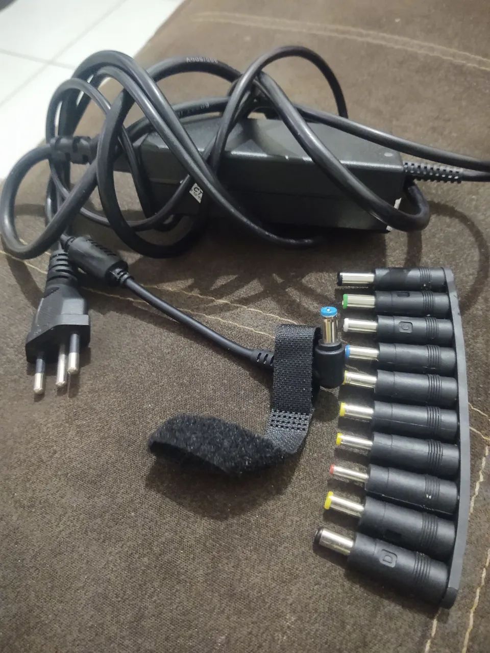 Carregador com adaptador  - Foto 2