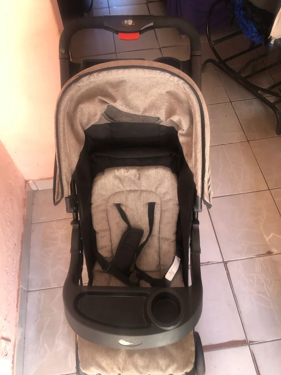 Carrinho de bebê marca Maxbaby - Foto 3