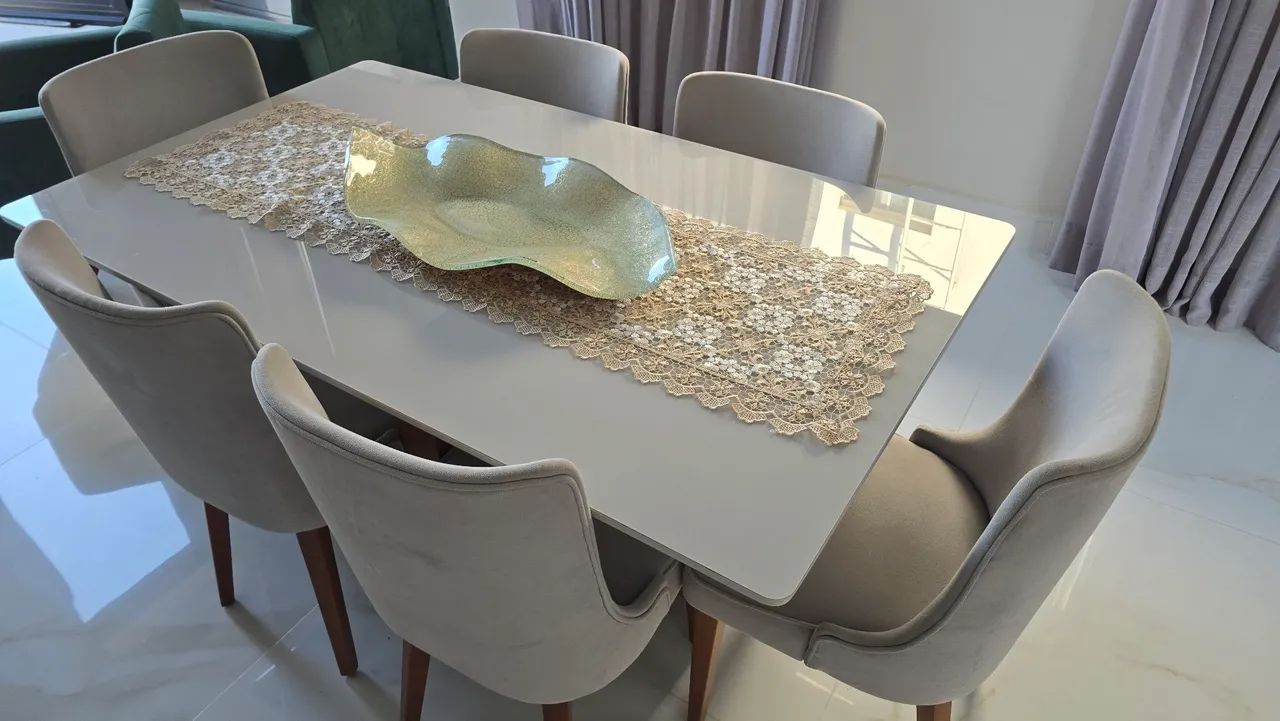 Vendo mesa de jantar com 6 cadeiras  - Foto 2