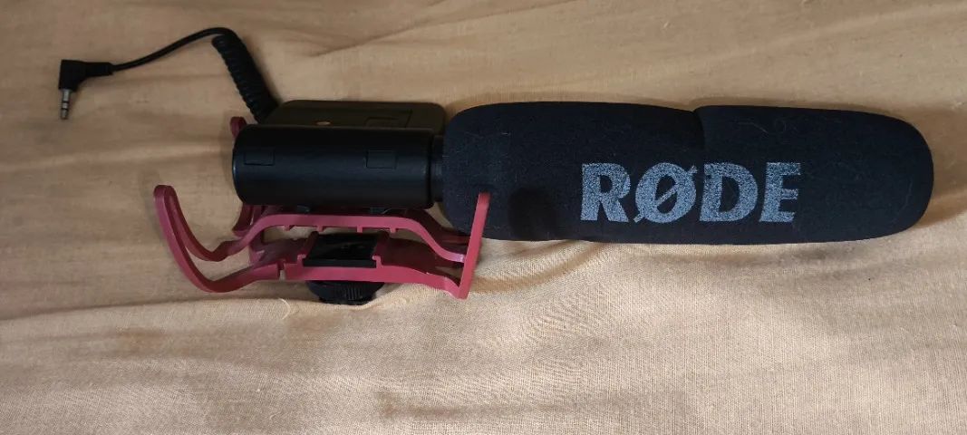 Microfone Direcional RØDE VideoMic com Suporte Rycote Lyre - Foto 2
