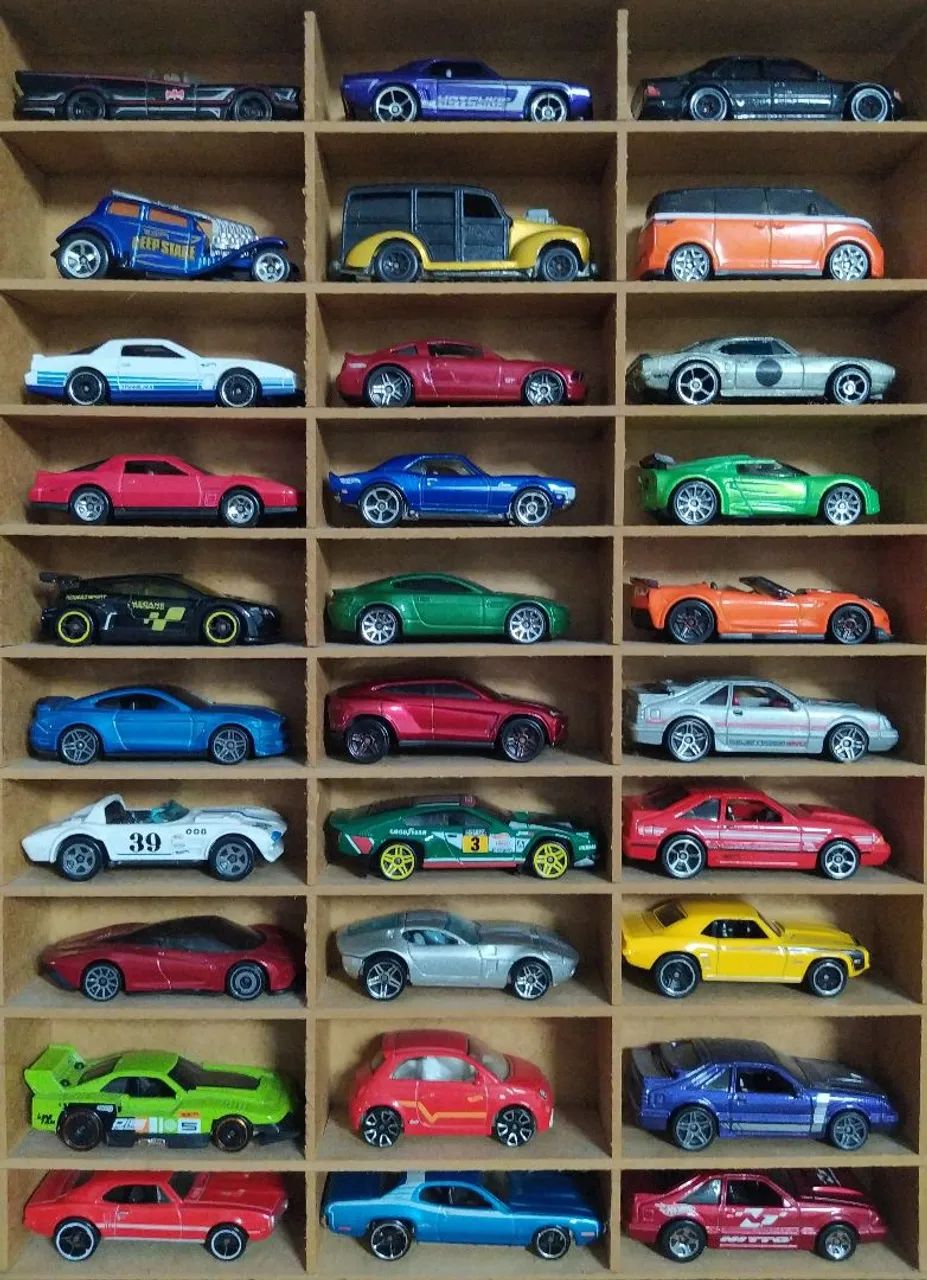 Miniaturas Carrinhos Hot Wheels e outras 20,00 cada - Foto 3