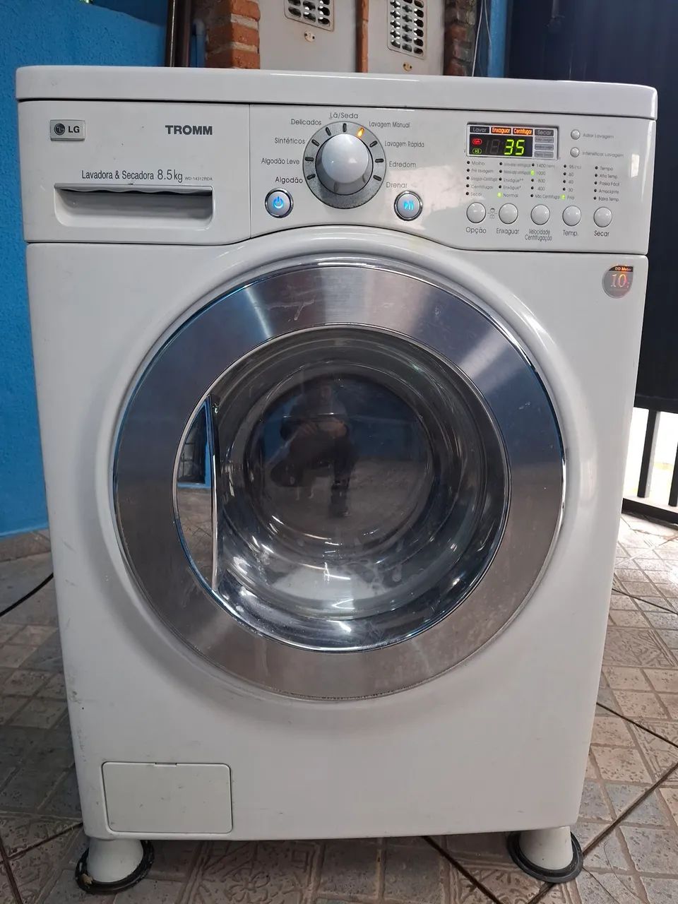 Lava e Seca LG funcionando 