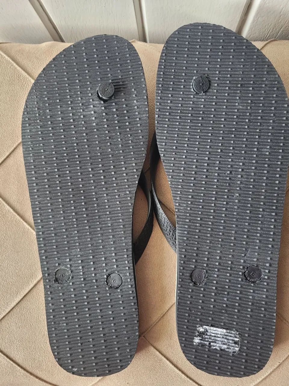Chinelo 45/46 - Foto 2
