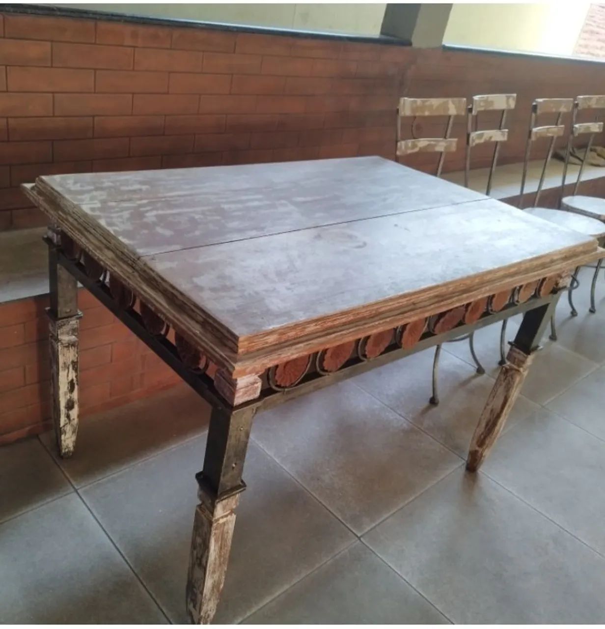 Mesa com quatro cadeiras rústica 1,20x0,80 - Foto 5