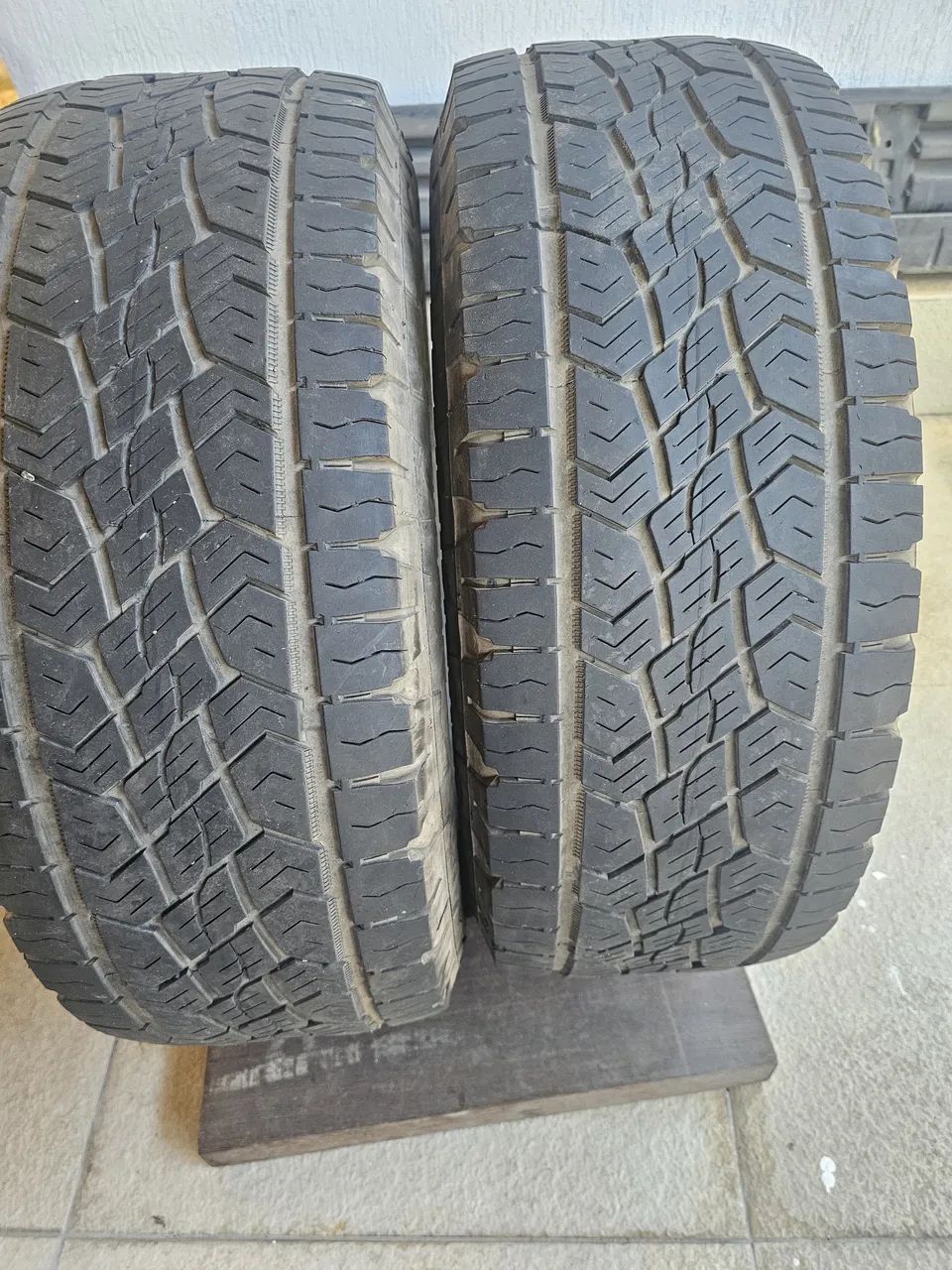 Vendo 2 pneus meia vida 500