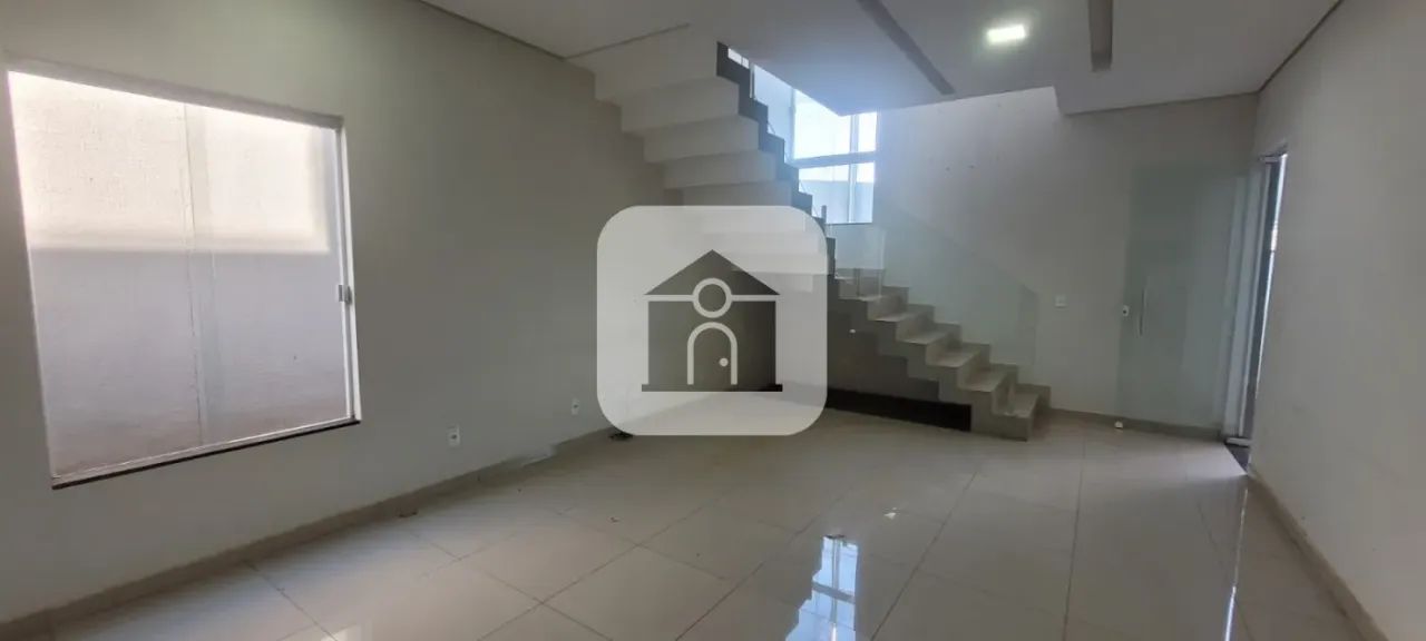 Casa sobrado para locação no bairro Laranjeiras - Foto 2
